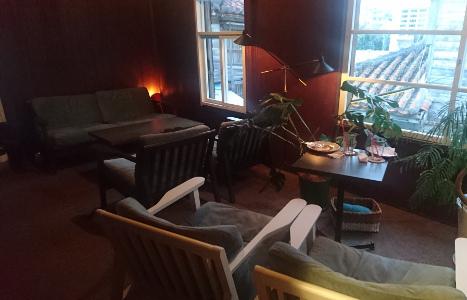 T&M COFFEE - upstairs